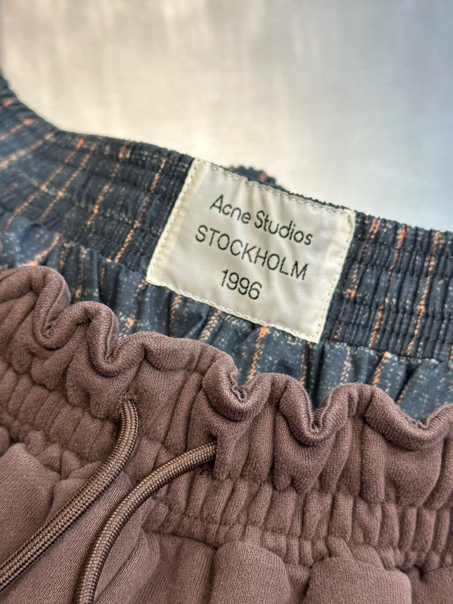 Acne Studios ， ， Dark Coffee Brown ， ， ， ， ， ACNE GYM Brown ，For Everyone ， ， Retro 。 ， ， ACNE GYM ， 。 ， ， ， 。 ， ， ， 。 size：s m l xl